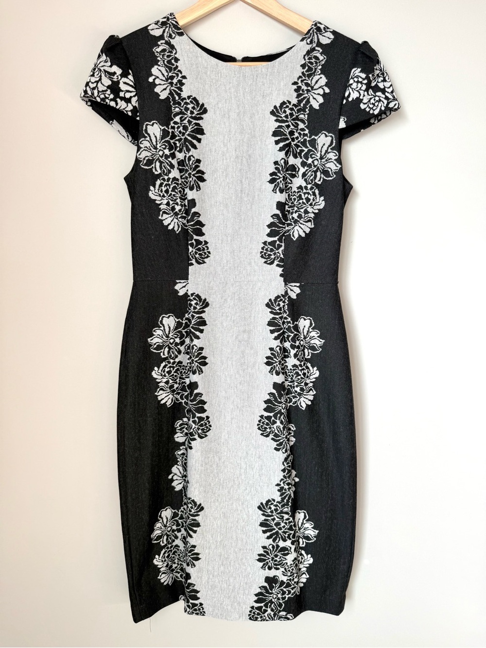 Betsey Johnson Black & White Floral Knit Panel Fitted Sheath Midi Dress - Picture 1 of 5